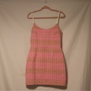 Pink form fitting zip up dress perfect for dates